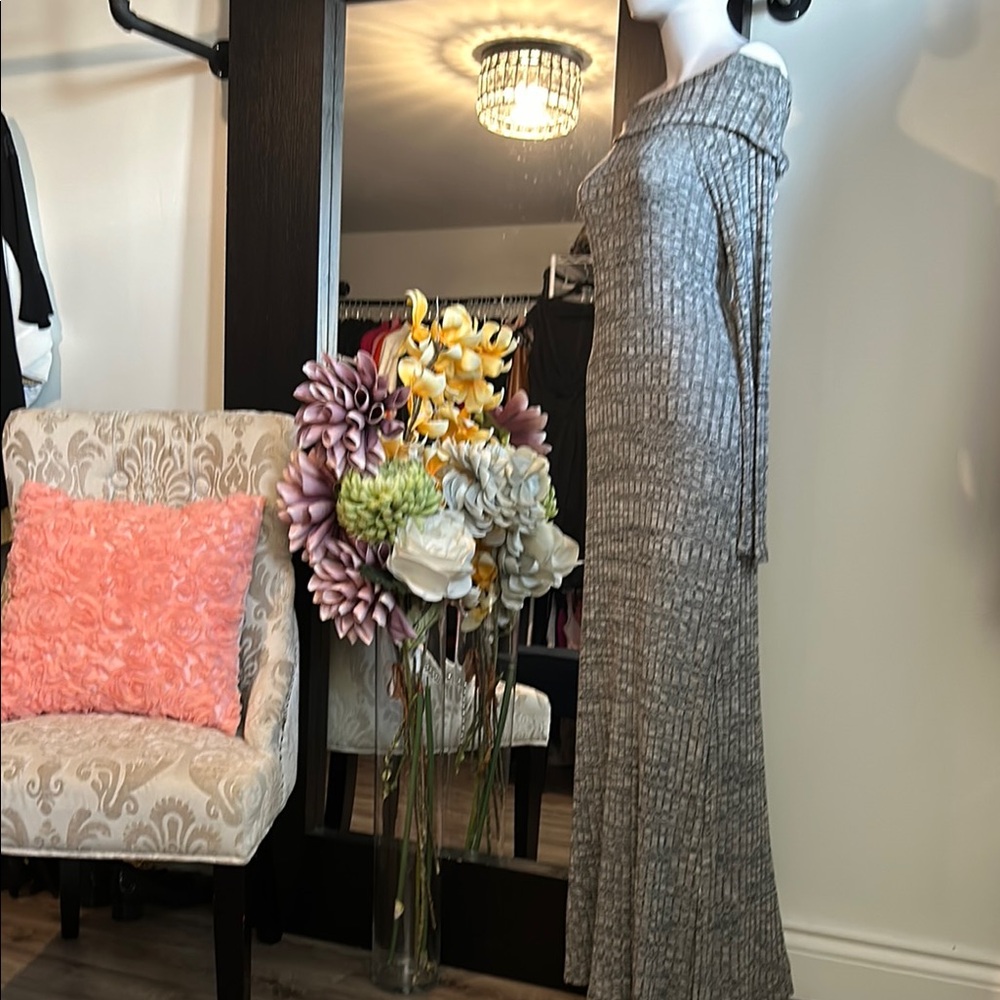 La Vie En Rose Gray Ribbed Sheath Dress